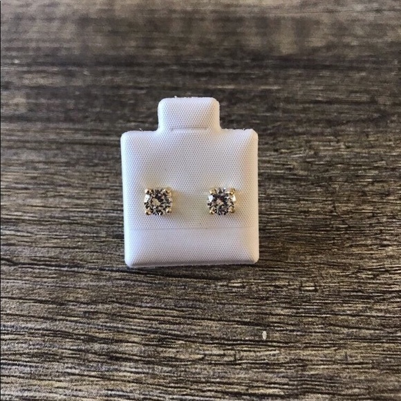 18k Yellow Gold Diamond Stud Earrings - Picture 7 of 7